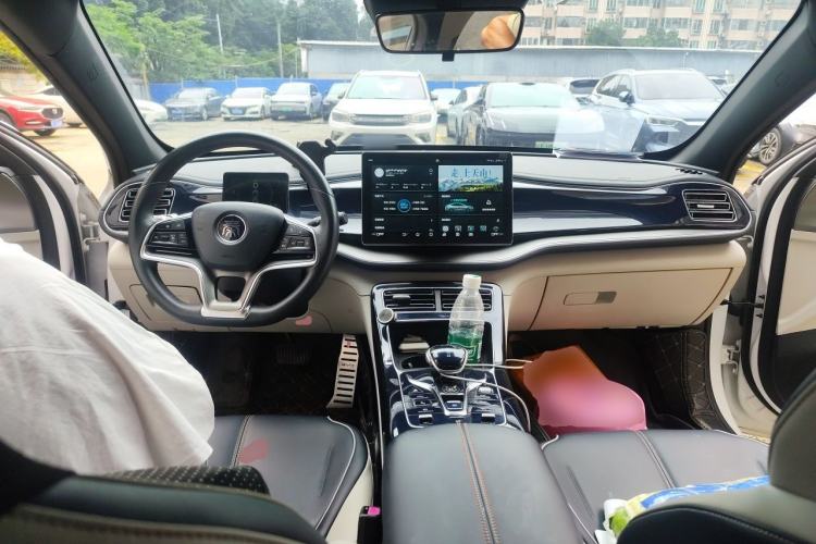 Used BYD Qin PLUS 2021 DM-i 120KM Flagship Model Center Console