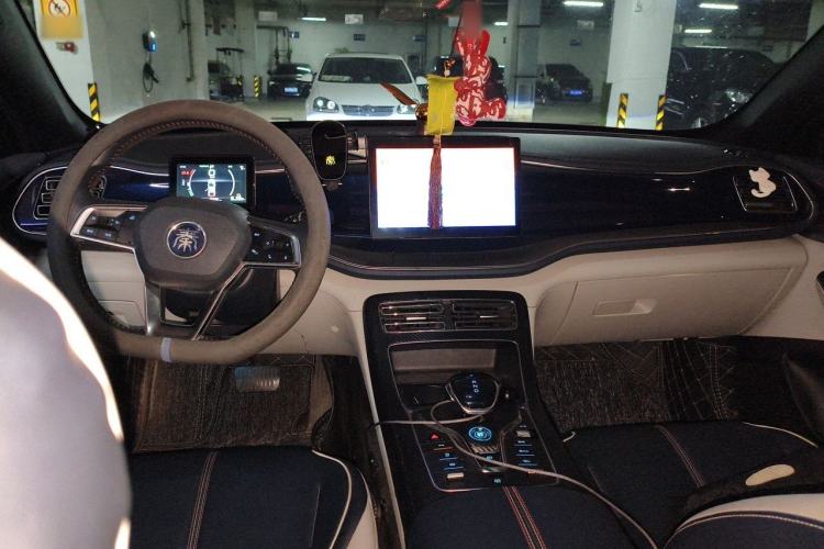 Used BYD Qin PLUS 2021 DM-i 55KM Flagship Model Center Console