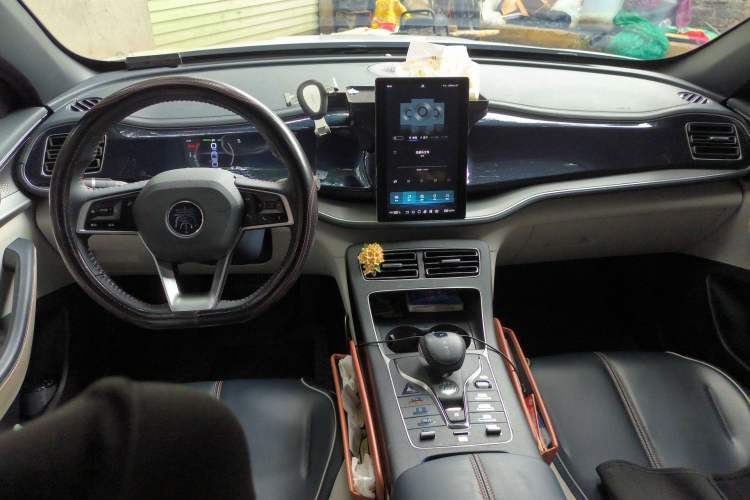 Used BYD Qin PLUS 2021 DM-i 55KM Flagship Model Center Console