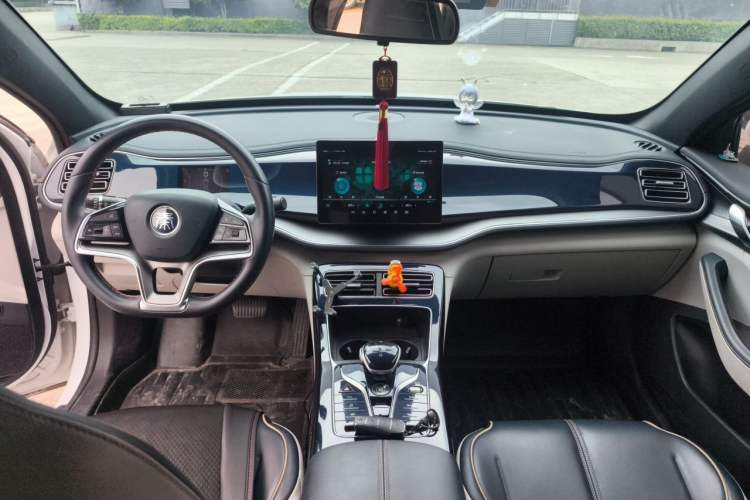 Used BYD Qin PLUS 2021 EV 400KM Luxury Model Center Console