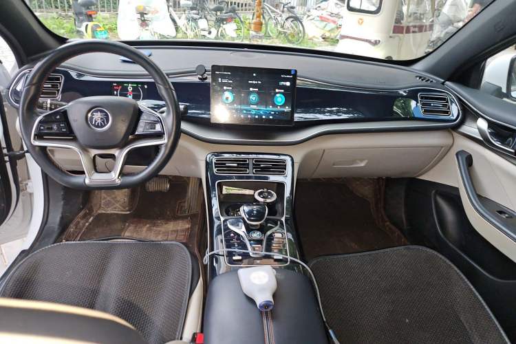 Used BYD Qin PLUS 2021 EV 500KM Luxury Model Center Console