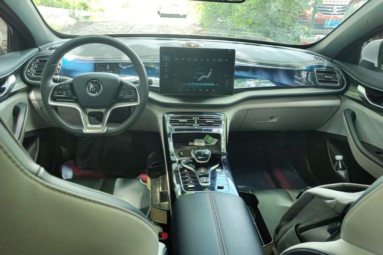 Used BYD Qin PLUS 2021 EV 600KM Flagship Model Center Console