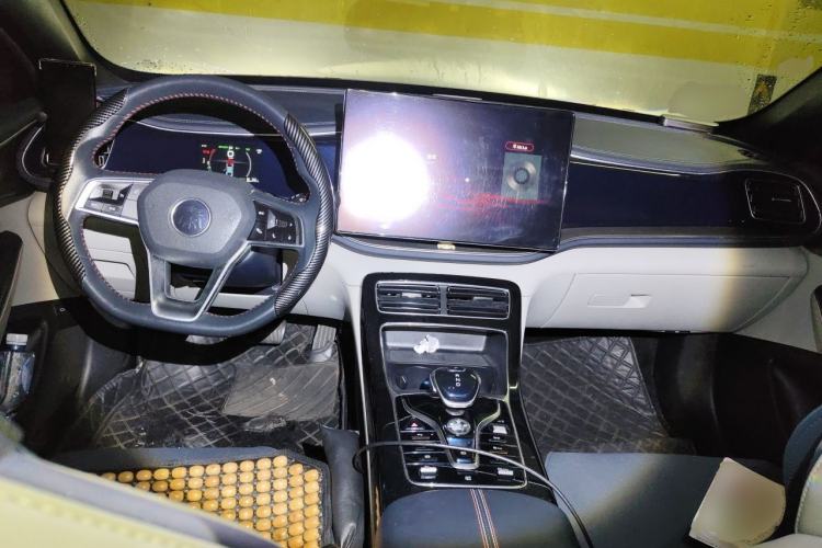 Used BYD Qin PLUS 2021 DM-i 55KM Flagship Model Center Console