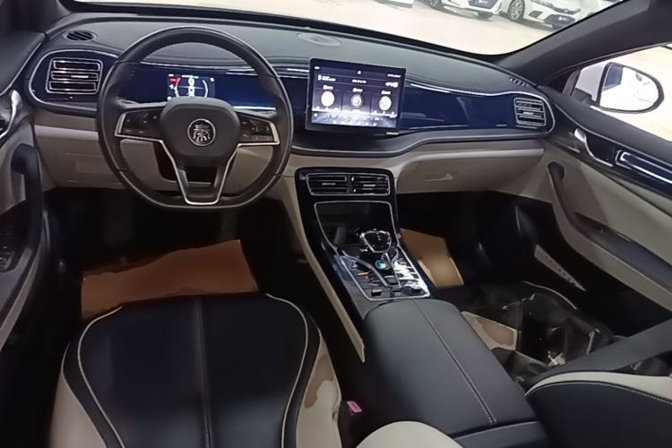 Used BYD Qin PLUS 2021 DM-i 55KM Flagship Model Center Console