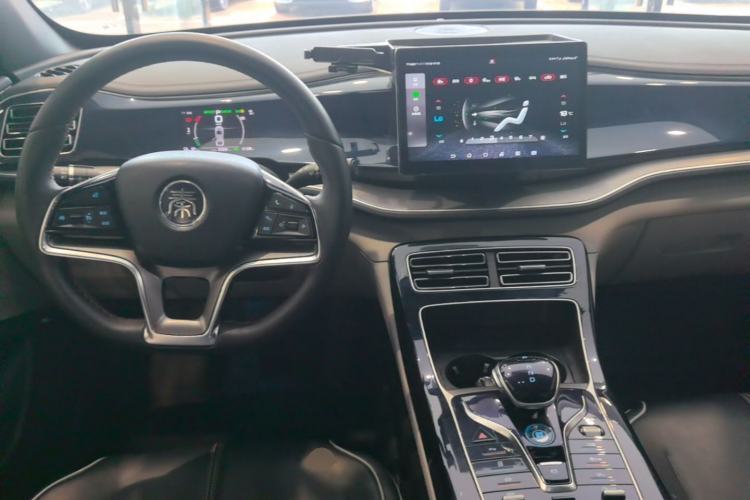 Used BYD Qin PLUS 2021 EV 400KM Luxury Model Center Console