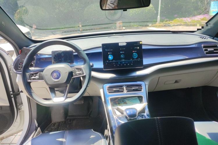 Used BYD Qin PLUS 2021 DM-i 55KM Flagship Model Center Console
