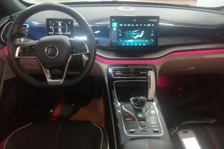Used BYD Qin PLUS 2021 DM-i 55KM Flagship Model Center Console