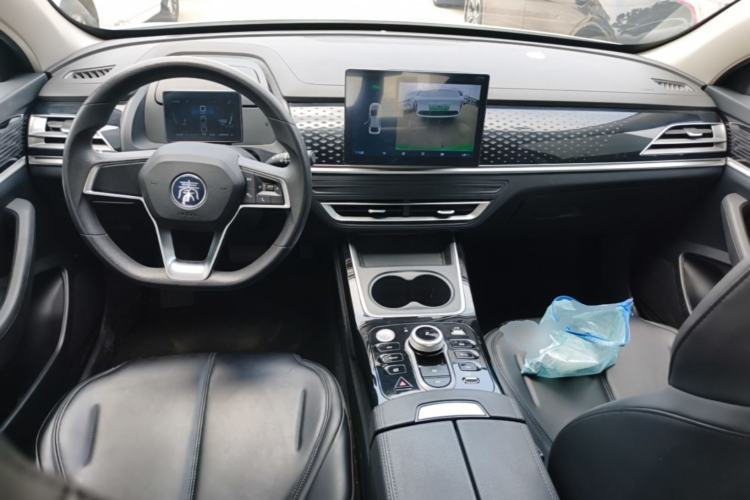 Used BYD Qin PLUS 2021 EV 400KM Leading Comfort Edition Center Console