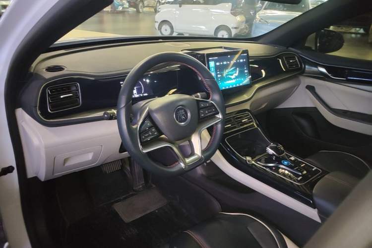 Used BYD Qin PLUS 2021 EV 400KM Luxury Model Center Console