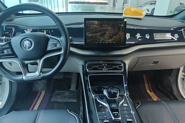 Used BYD Qin PLUS 2021 EV 500KM Luxury Model Center Console