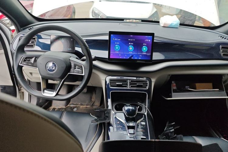 Used BYD Qin PLUS 2021 DM-i 55KM Flagship Model Center Console