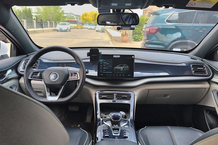 Used BYD Qin PLUS 2021 DM-i 55KM Flagship Model Center Console
