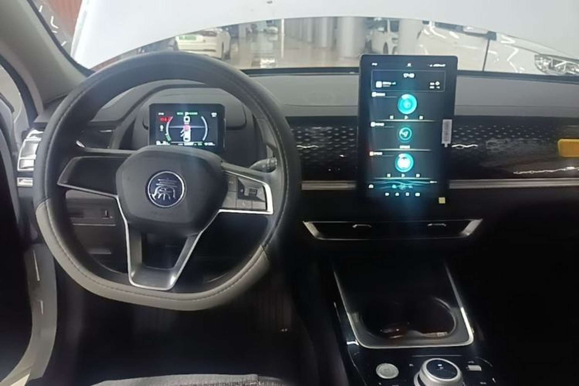 Used BYD Qin PLUS 2021 EV 420KM Commuter Edition Center Console
