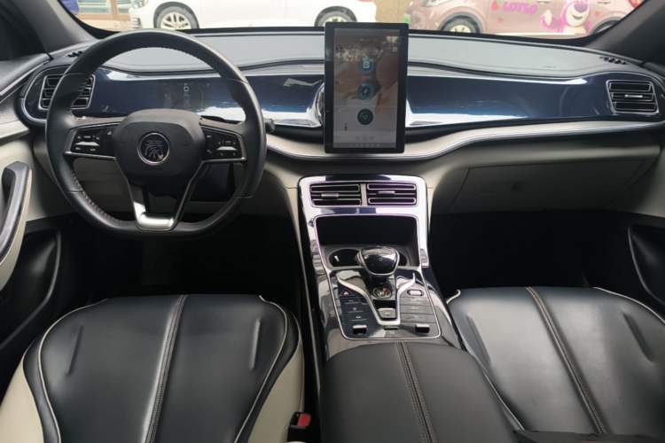 Used BYD Qin PLUS 2021 DM-i 55KM Flagship Model Center Console