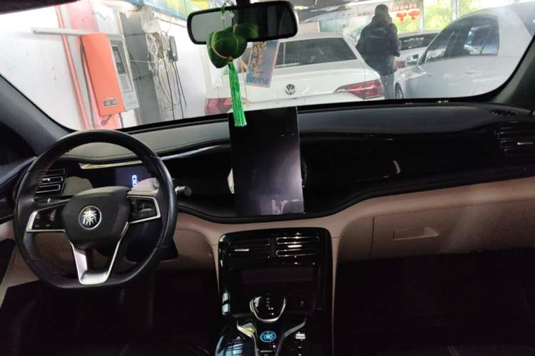 Used BYD Qin PLUS 2021 DM-i 55KM Prestige Model Center Console