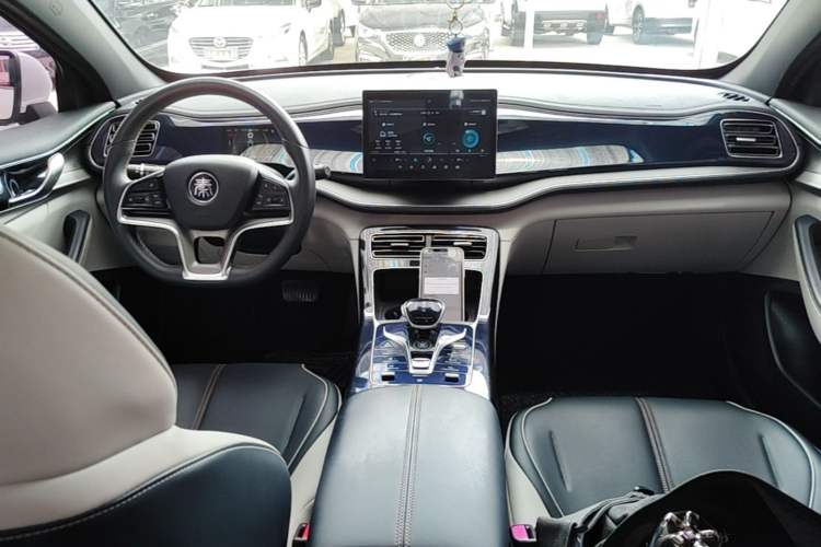 Used BYD Qin PLUS 2021 EV 400KM Luxury Model Center Console