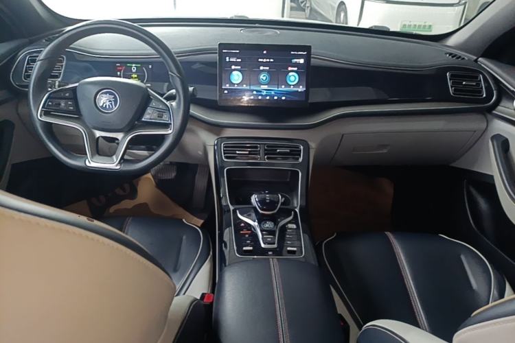 Used BYD Qin PLUS 2021 EV 400KM Luxury Model Center Console