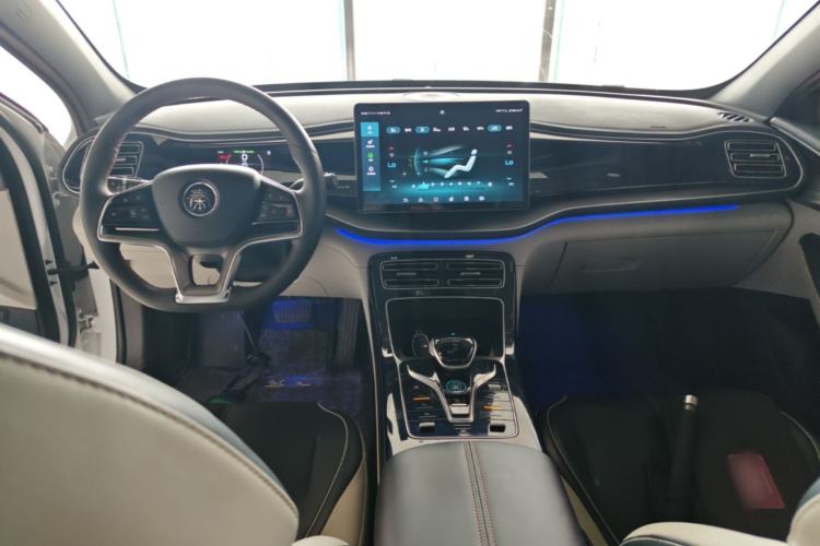 Used BYD Qin PLUS 2021 EV 600KM Flagship Model Center Console
