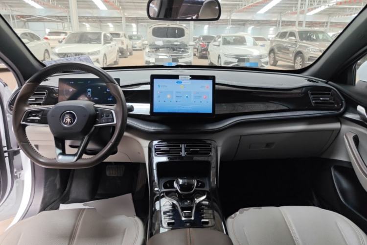 Used BYD Qin PLUS 2021 DM-i 55KM Prestige Model Center Console