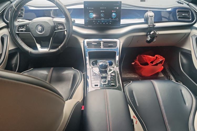 Used BYD Qin PLUS 2021 DM-i 120KM Prestige Model Center Console
