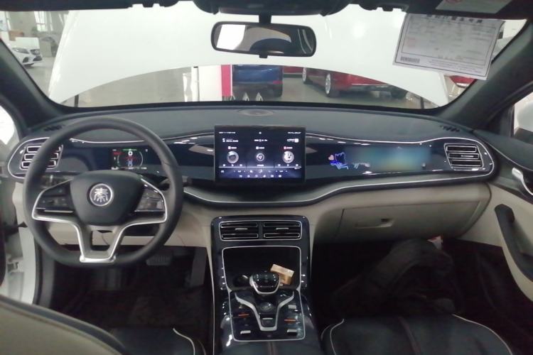 Used BYD Qin PLUS 2021 EV 400KM Luxury Model Center Console