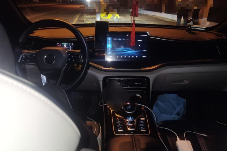 Used BYD Qin PLUS 2021 DM-i 55KM Flagship Model Center Console