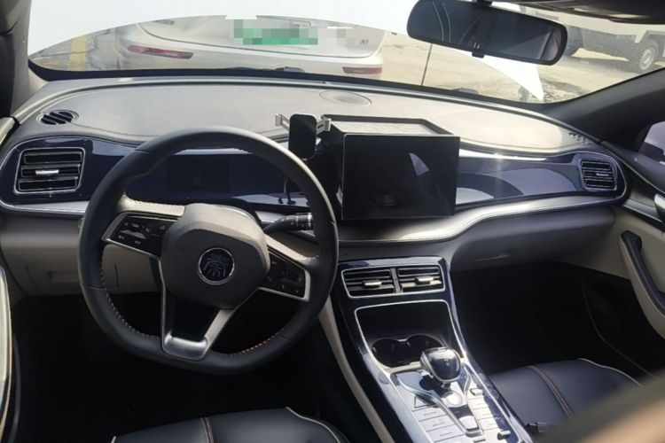 Used BYD Qin PLUS 2021 DM-i 55KM Flagship Model Center Console