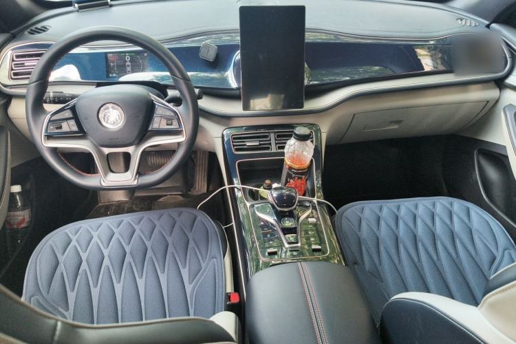 Used BYD Qin PLUS 2021 EV 500KM Luxury Model Center Console