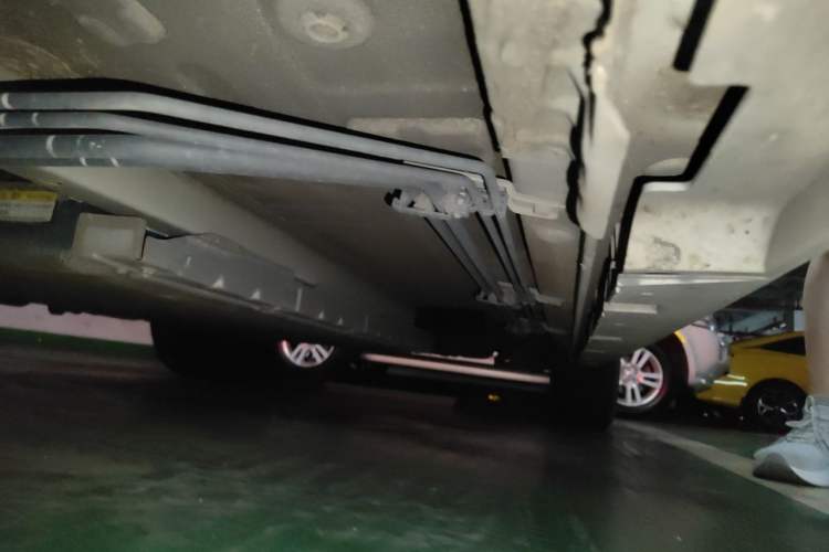 Used BYD Qin PLUS 2021 DM-i 55KM Flagship Model Chassis Front Left