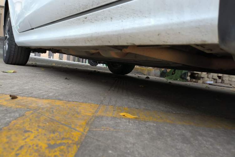 Used BYD Qin PLUS 2021 DM-i 55KM Flagship Model Chassis Front Right