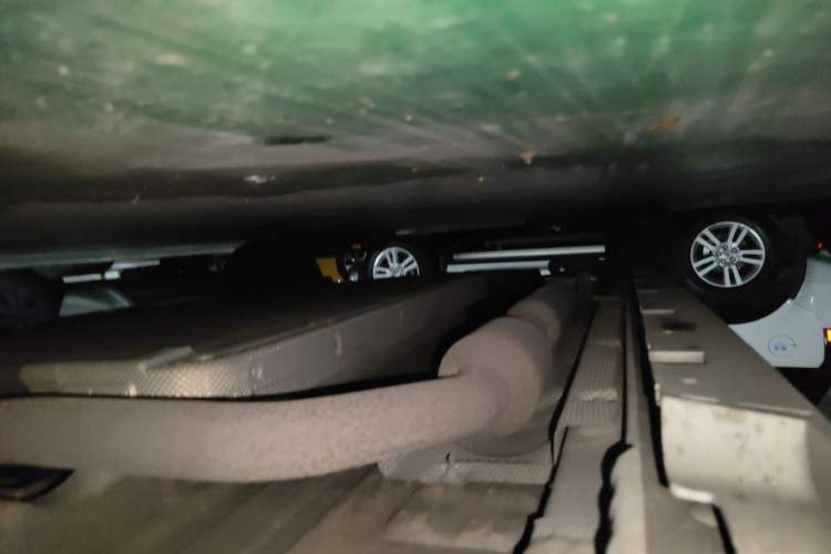 Used BYD Qin PLUS 2021 DM-i 55KM Flagship Model Chassis Front Right