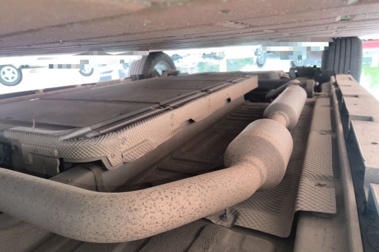 Used BYD Qin PLUS 2021 DM-i 55KM Flagship Model Chassis Front Right