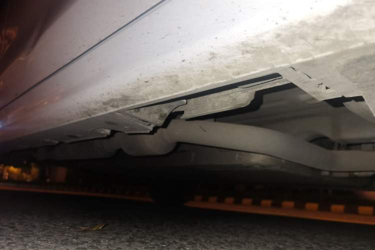Used BYD Qin PLUS 2021 DM-i 55KM Flagship Model Chassis Front Right