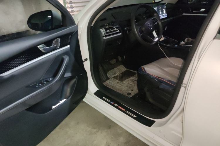 Used BYD Qin PLUS 2021 EV 400KM Leading Comfort Edition Driver Seat