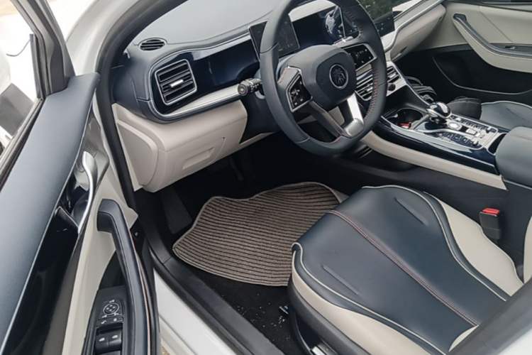 Used BYD Qin PLUS 2021 DM-i 55KM Flagship Model Driver Seat