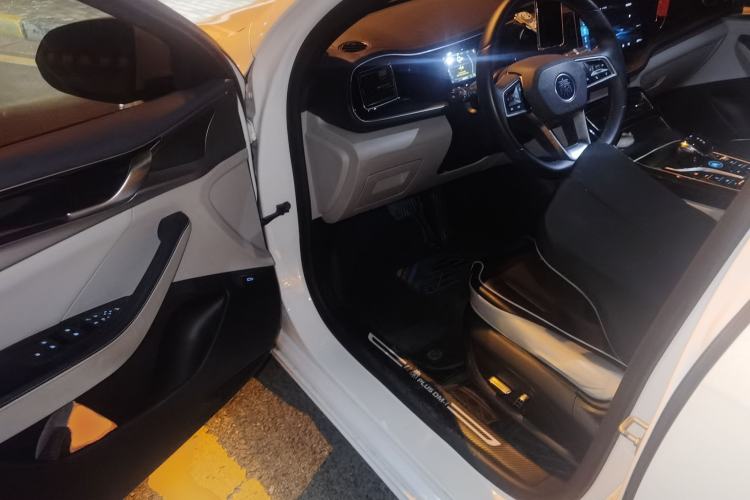 Used BYD Qin PLUS 2021 DM-i 55KM Flagship Model Driver Seat