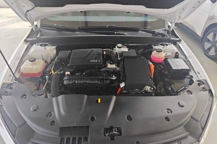 Used BYD Qin PLUS 2021 DM-i 120KM Prestige Model Engine Bay