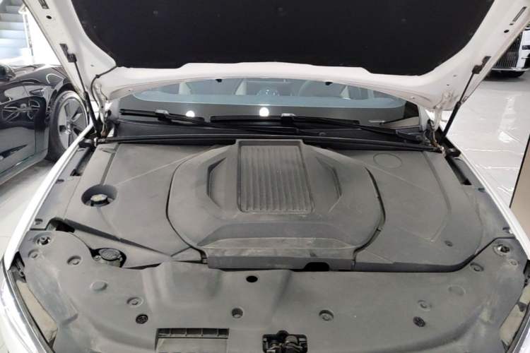Used BYD Qin PLUS 2021 EV 400KM Luxury Model Engine Bay
