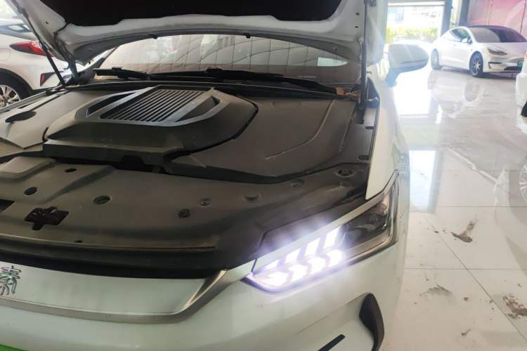 Used BYD Qin PLUS 2021 EV 500KM Luxury Model Engine Bay Left