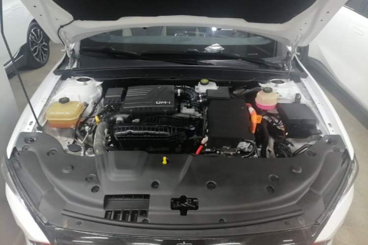Used BYD Qin PLUS 2021 DM-i 55KM Flagship Model Engine Bay