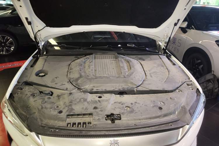 Used BYD Qin PLUS 2021 EV 400KM Luxury Model Engine Bay