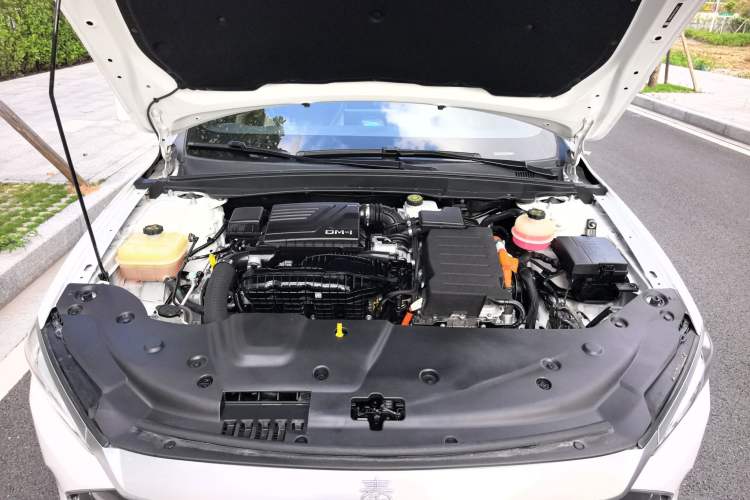 Used BYD Qin PLUS 2021 DM-i 55KM Flagship Model Engine Bay
