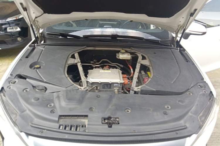 Used BYD Qin PLUS 2021 EV 400KM Luxury Model Engine Bay