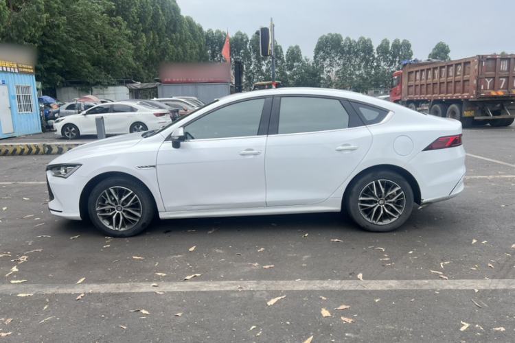 Used BYD Qin PLUS 2021 DM-i 120KM Prestige Model Exterior 10
