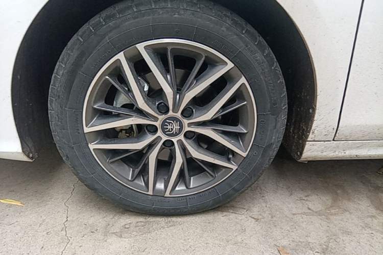 Used BYD Qin PLUS 2021 DM-i 120KM Prestige Model Exterior 2