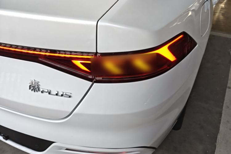 Used BYD Qin PLUS 2021 EV 500KM Luxury Model Exterior 3