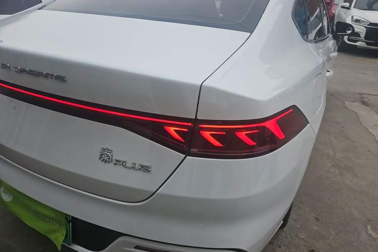 Used BYD Qin PLUS 2021 EV 500KM Luxury Model Exterior 3