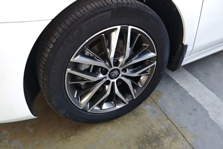 Used BYD Qin PLUS 2021 EV 500KM Luxury Model Exterior 4