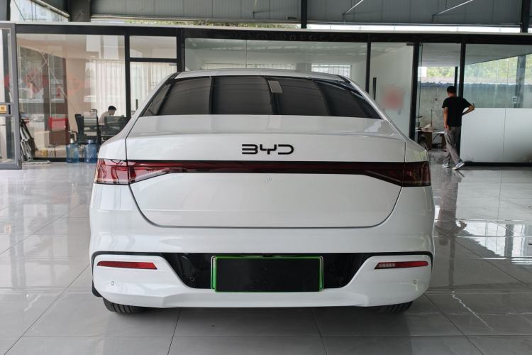 Used BYD Qin PLUS 2021 DM-i 120KM Prestige Model Exterior 4