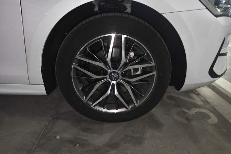 Used BYD Qin PLUS 2021 EV 500KM Luxury Model Exterior 4